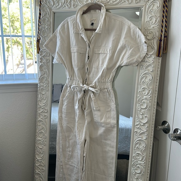 Universal threads cream jumpsuit - Picture 1 of 3